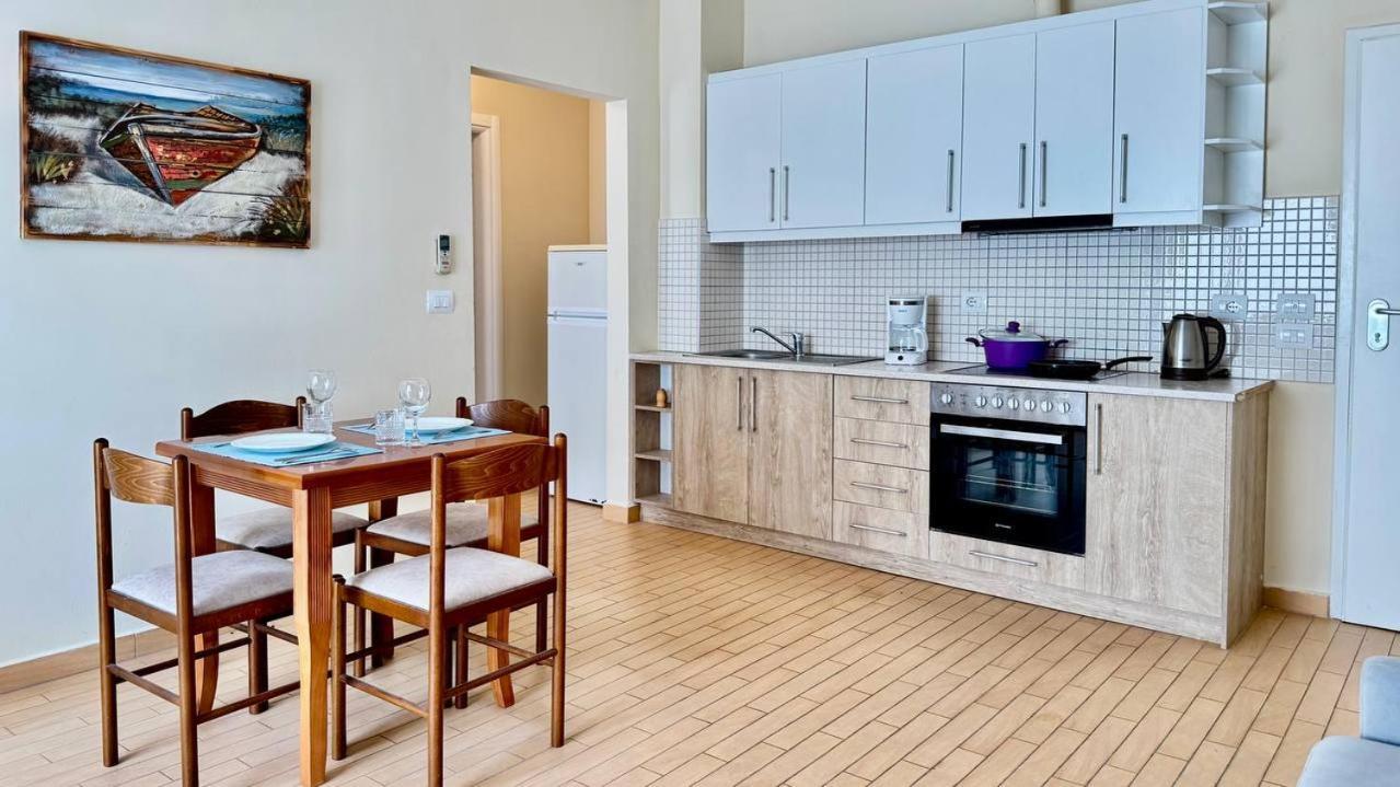 Your Comfy Apartment Sarandë エクステリア 写真