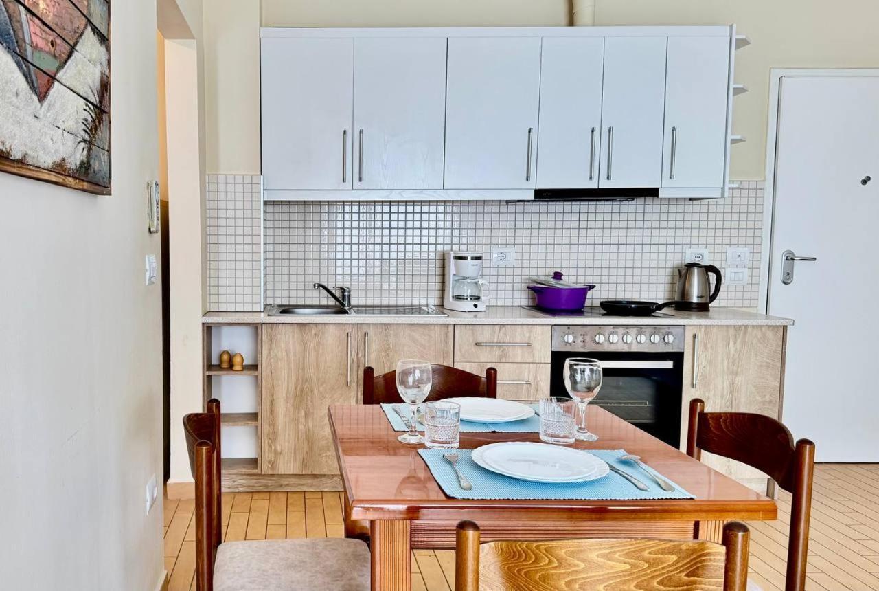 Your Comfy Apartment Sarandë エクステリア 写真
